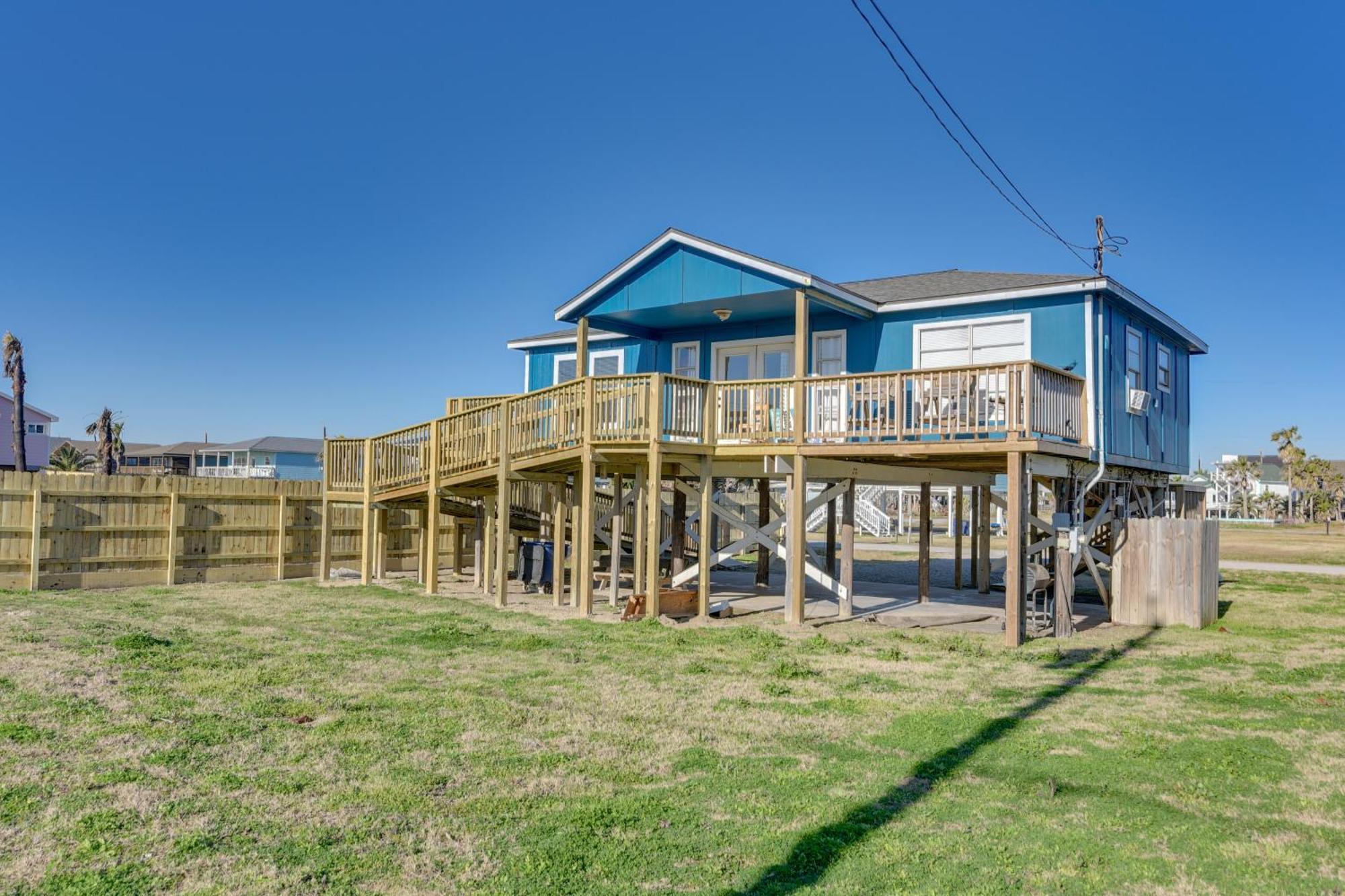 Second-Row Surfside Beach House Newly Renovated! Bagian luar foto